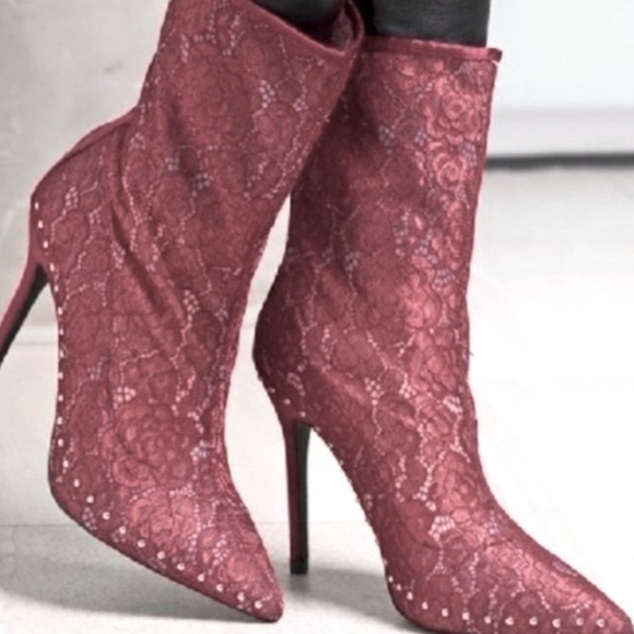 ‼️SOLD‼️ CAPE ROBBINS WINE LACE BOOTIES - Picture 2 of 8